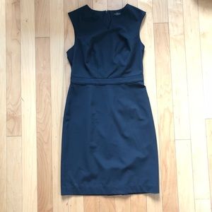 The Limited Dress Sz 4. Navy.